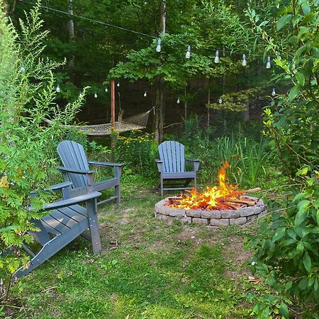 Cozy Cottage With Jacuzzi And Fire Pit And Reading Nook! Livingston Manor Exterior photo