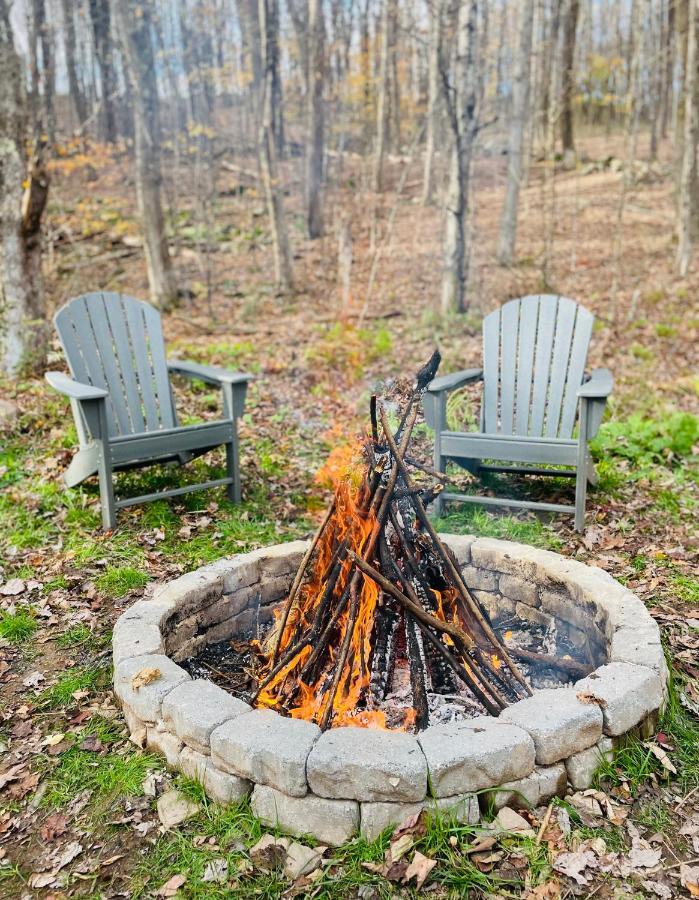 Cozy Cottage With Jacuzzi And Fire Pit And Reading Nook! Livingston Manor Exterior photo