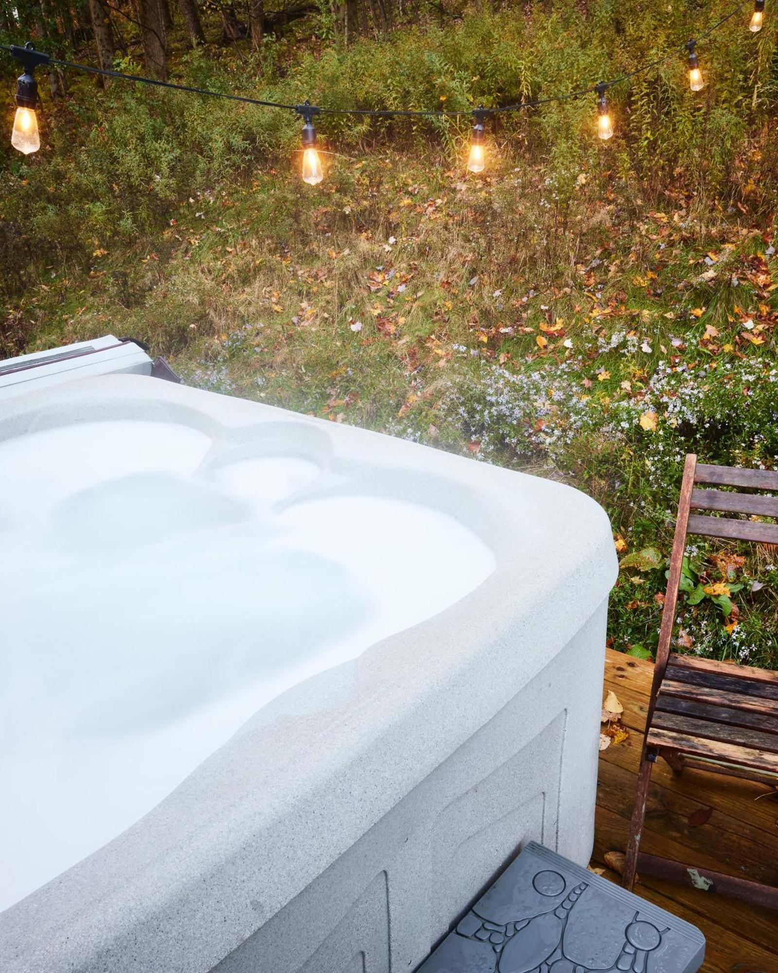 Cozy Cottage With Jacuzzi And Fire Pit And Reading Nook! Livingston Manor Exterior photo