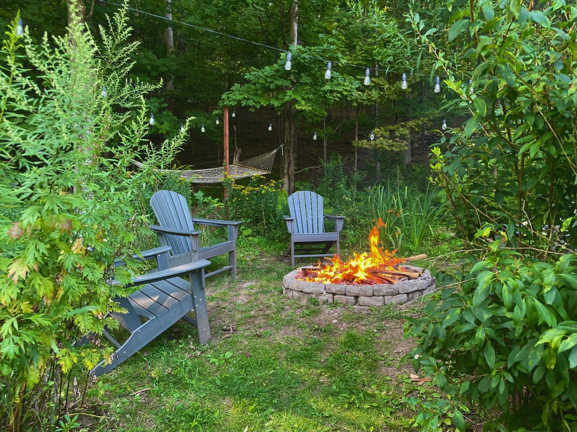 Cozy Cottage With Jacuzzi And Fire Pit And Reading Nook! Livingston Manor Exterior photo